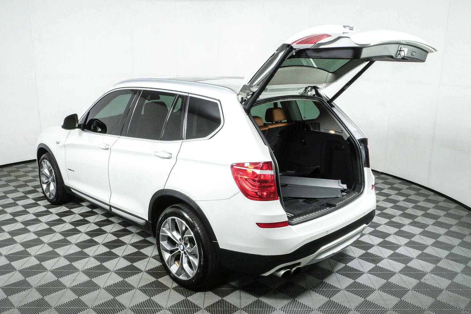 Used 2016 BMW X3 sDrive28i RWD image 32