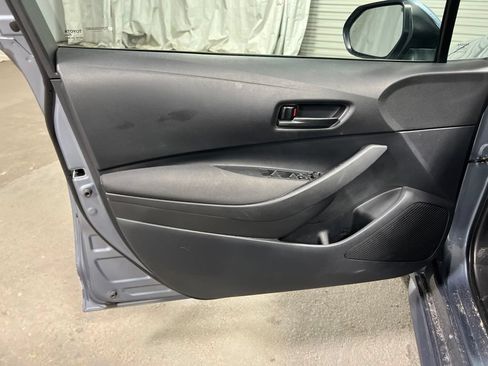 Used 2025 Toyota Corolla LE w/ Convenience Package FWD image 22