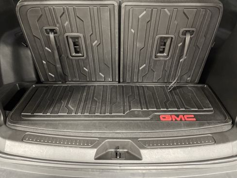 Used 2023 GMC Acadia SLE w/ Driver Convenience Package image 13