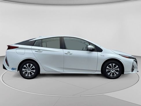 Used 2021 Toyota Prius Prime Limited FWD image 31