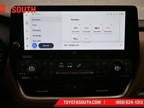 Used 2025 Toyota Grand Highlander AWD image 14