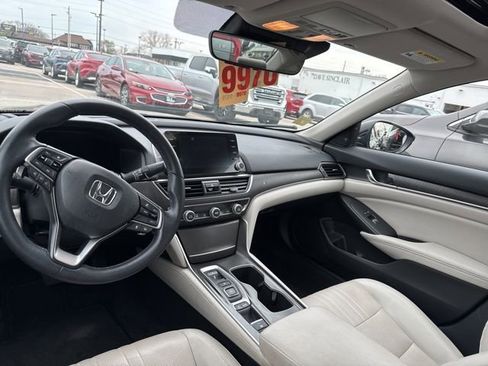 Used 2018 Honda Accord Touring image 13