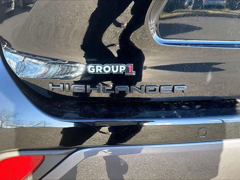 New 2026 Toyota Highlander Limited image 15