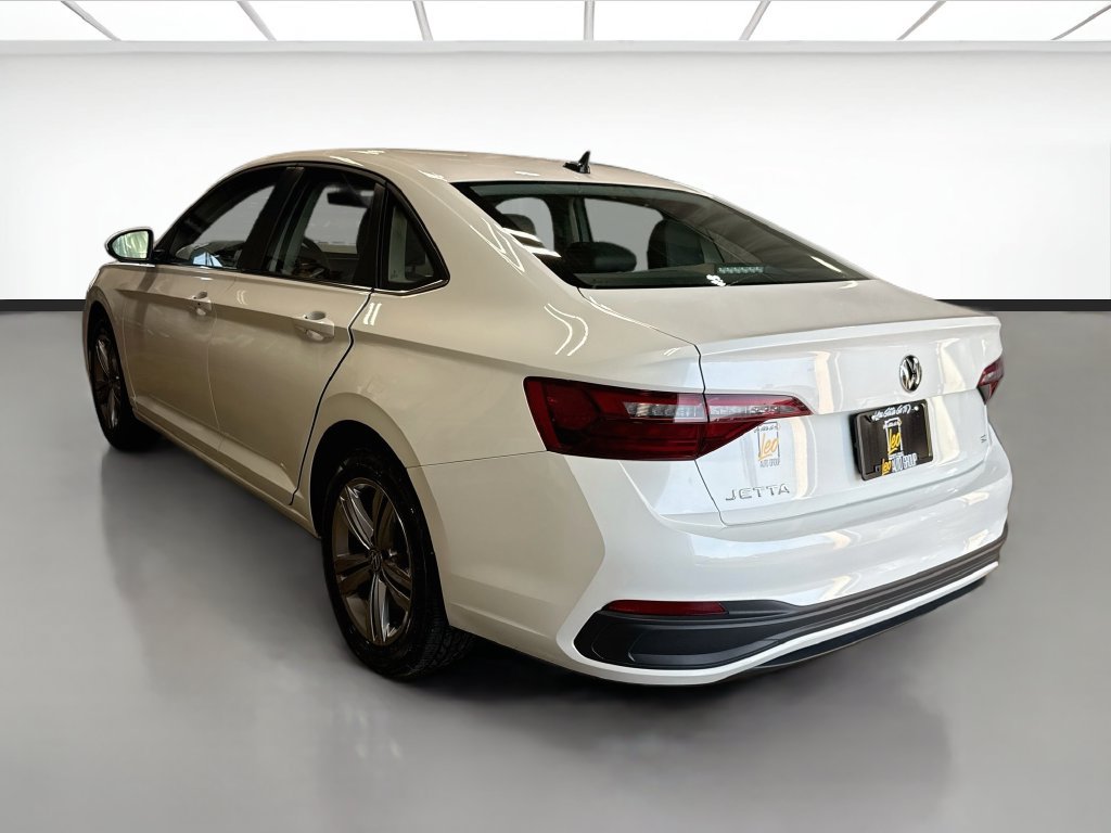 Used 2023 Volkswagen Jetta SE FWD image 7