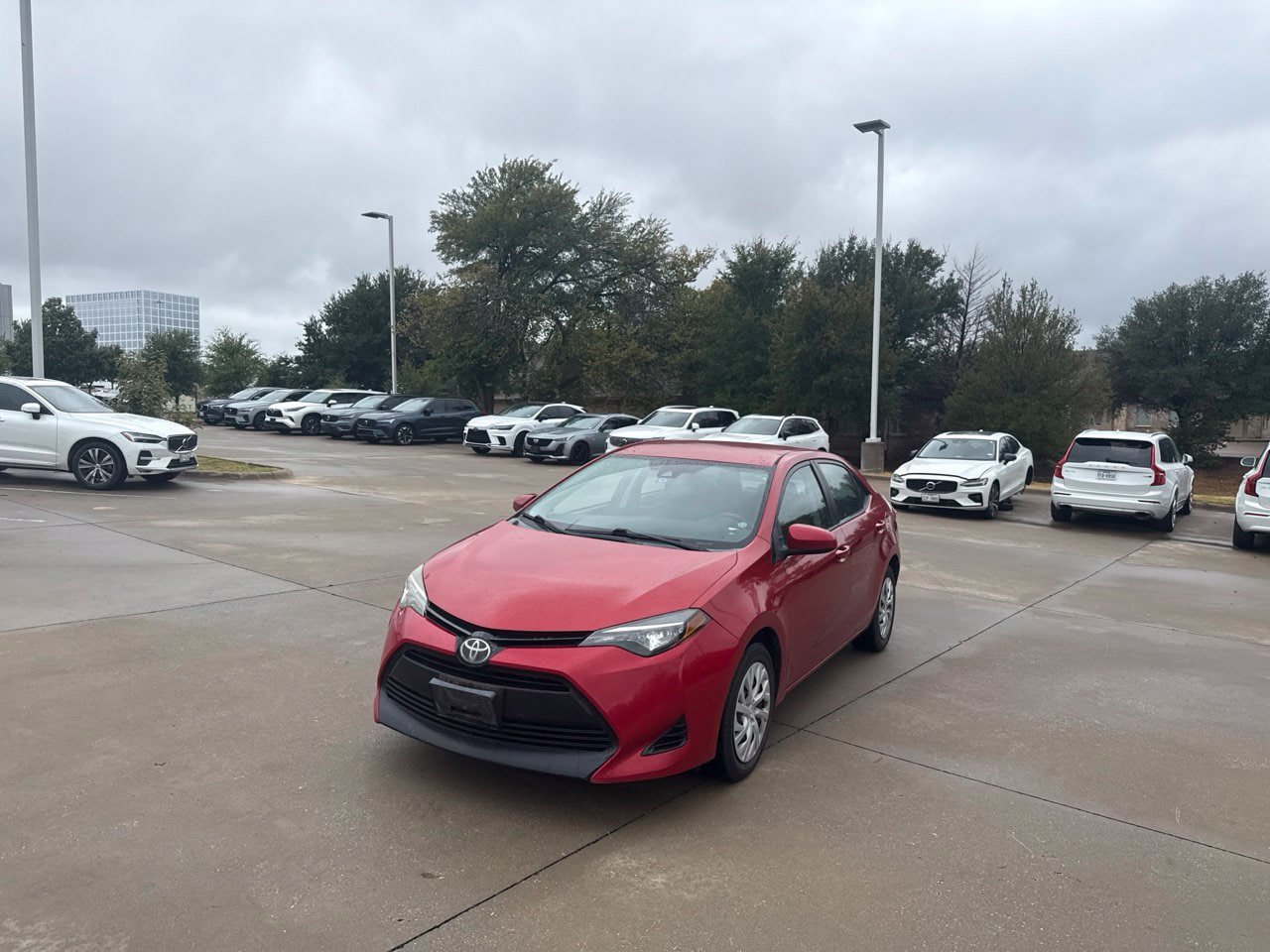 Used 2017 Toyota Corolla LE FWD image 2