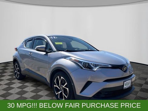 Used 2019 Toyota C-HR XLE FWD image 3
