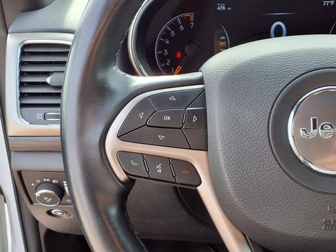 Used 2021 Jeep Grand Cherokee Laredo image 18