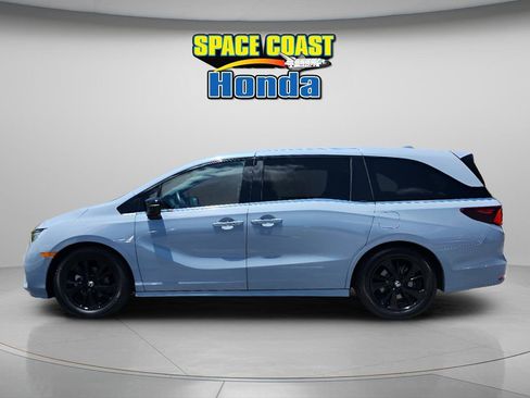 Used 2023 Honda Odyssey Sport image 5