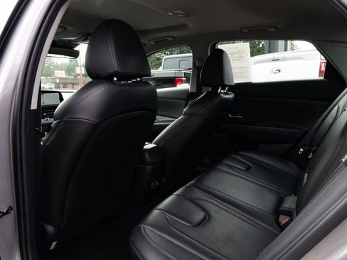 Used 2024 Hyundai Elantra Limited image 20