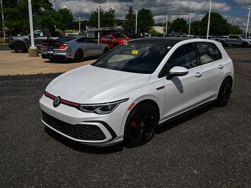 Used 2022 Volkswagen GTI SE FWD image 9
