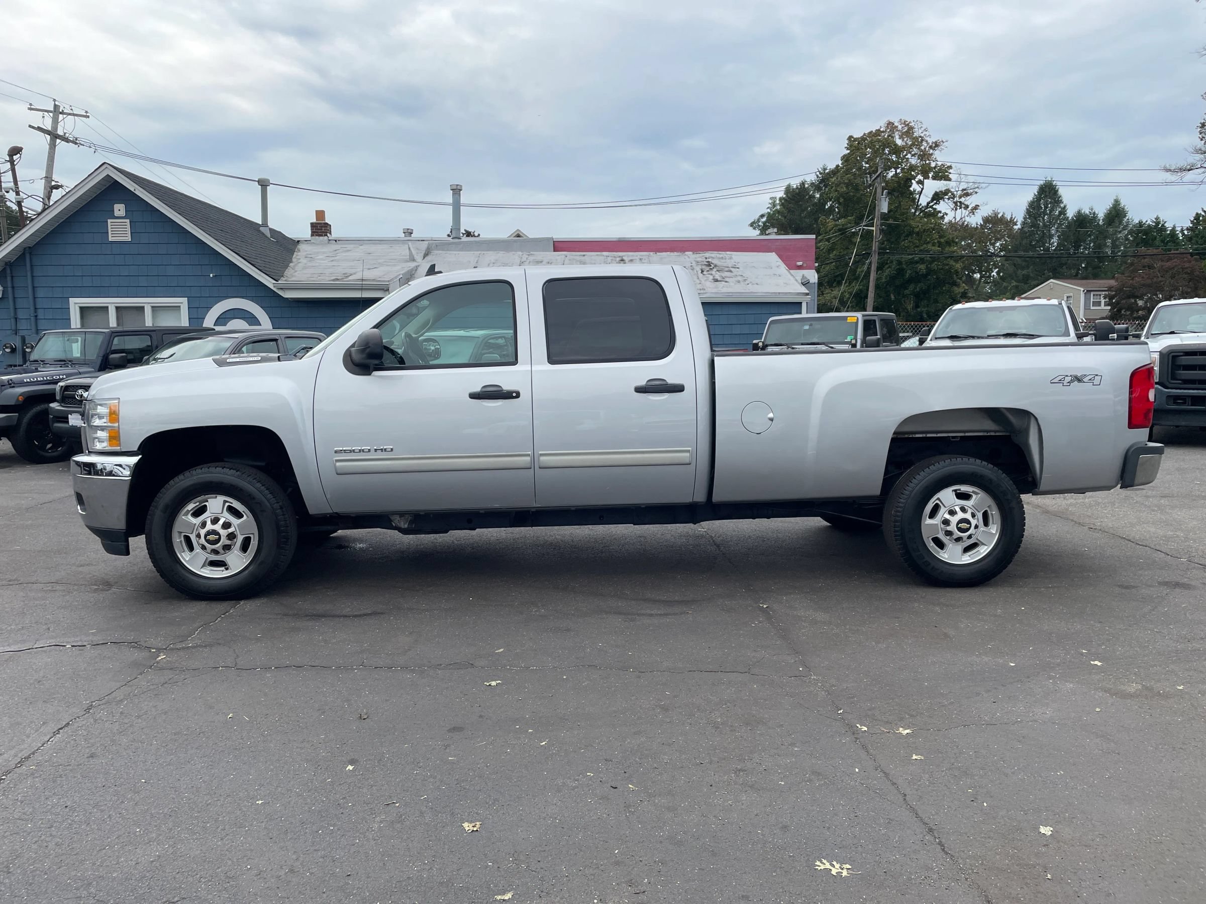 Used 2013 Chevrolet Silverado 2500 LT w/ Interior Plus Package AWD/4WD image 2