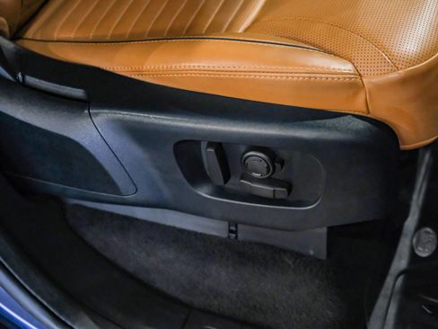 Used 2019 Land Rover Discovery HSE Luxury image 30