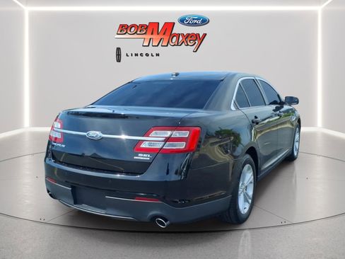 Used 2018 Ford Taurus SEL FWD image 4