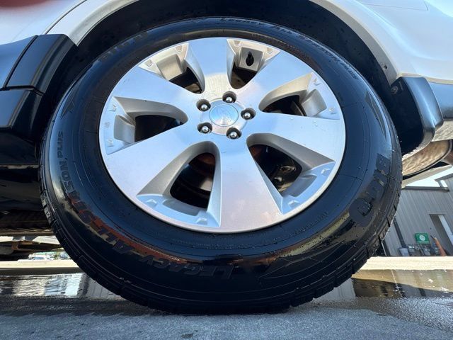 Used 2010 Subaru Outback 2.5i Premium AWD/4WD image 9