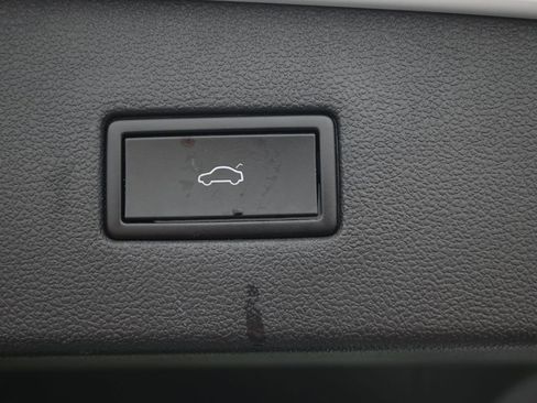 Used 2021 Volkswagen Tiguan SEL image 14