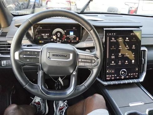 Used 2025 GMC Acadia Denali FWD image 3