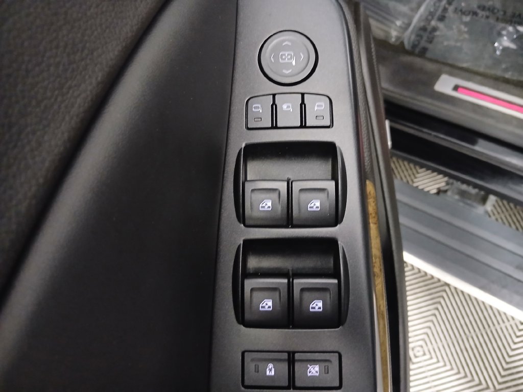 Used 2017 GMC Yukon Denali w/ Open Road Package AWD/4WD image 20