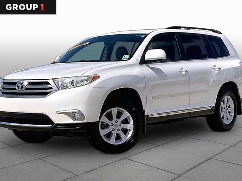 Used 2012 Toyota Highlander SE FWD image 1