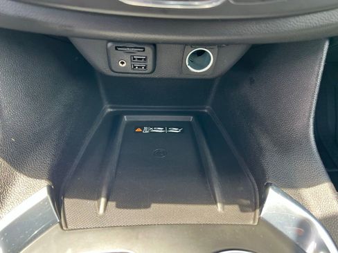 Used 2021 Chevrolet Traverse Premier AWD/4WD image 36