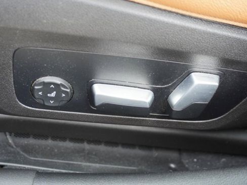 Used 2022 BMW 330i xDrive Sedan w/ Driving Assistance Package image 24