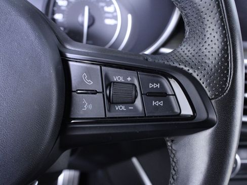 Used 2022 Alfa Romeo Stelvio Ti AWD/4WD image 25