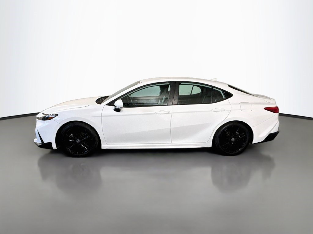 Used 2025 Toyota Camry SE FWD image 6