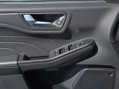 New 2025 Ford Escape SE image 24