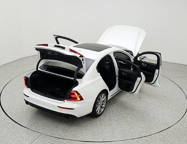 Used 2020 Volvo S60 T5 Momentum FWD image 23