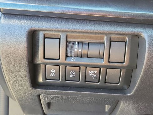 Used 2021 Subaru Crosstrek 2.5i Sport w/ Moonroof Package image 32