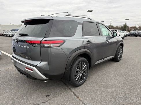New 2025 Nissan Pathfinder SL w/ SL Premium Package image 5