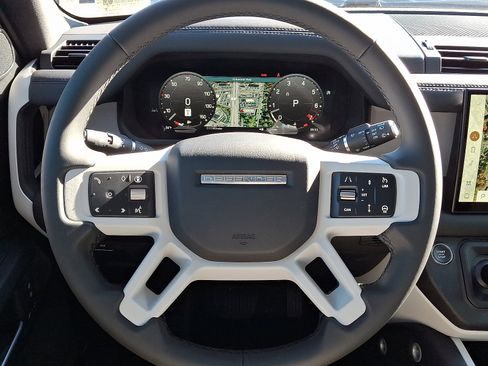 New 2025 Land Rover Defender 110 S image 6