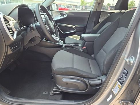 Used 2024 Kia Soul LX w/ Option Group 015 FWD image 8