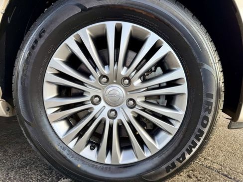 Used 2014 Chrysler Town & Country Touring-L w/ Trailer Tow Group FWD image 29