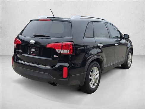 Used 2015 Kia Sorento LX image 5