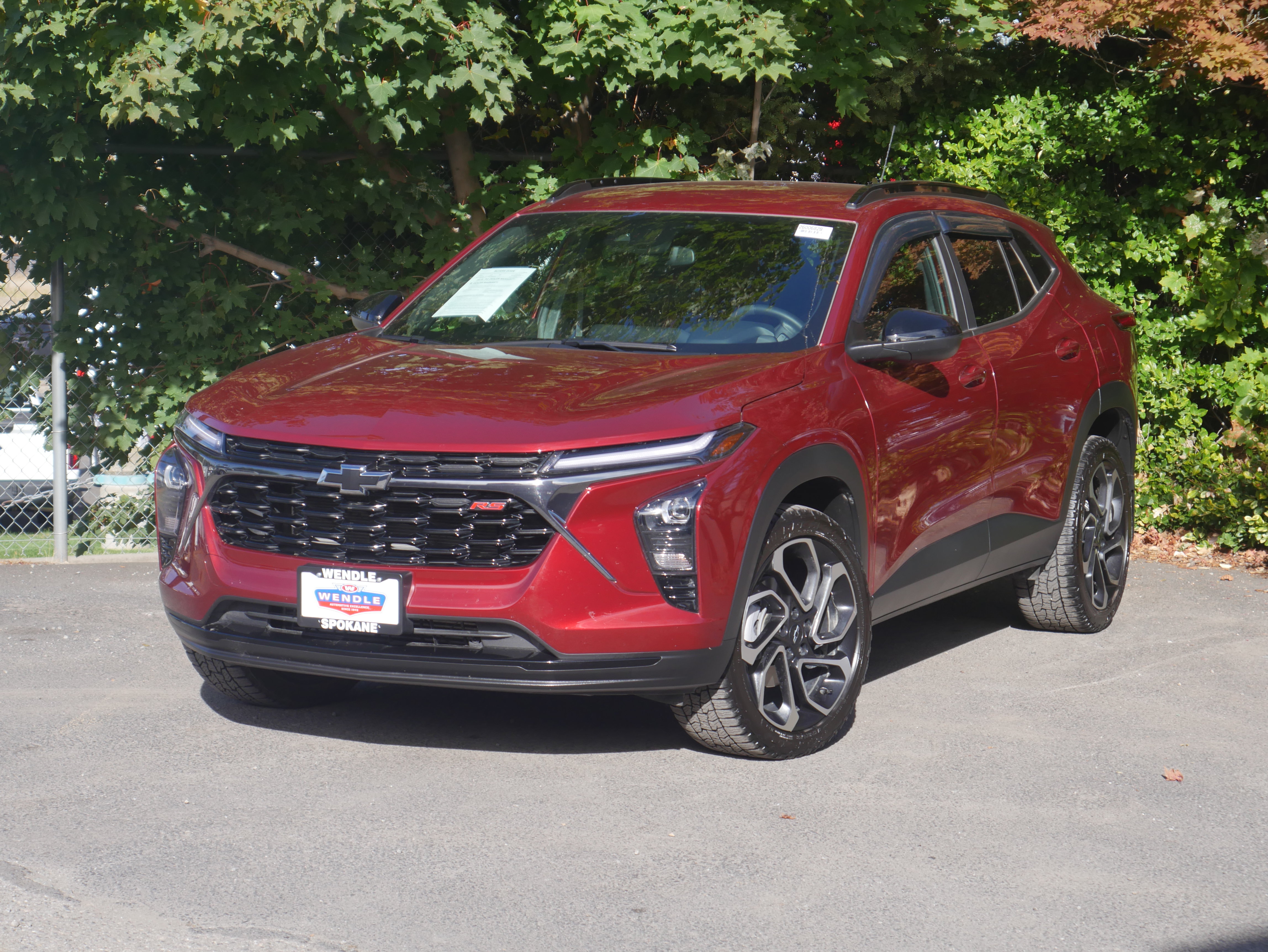 Used 2025 Chevrolet Trax RS w/ Driver Confidence Package FWD image 2