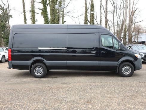 Used 2024 Mercedes-Benz Sprinter 2500 w/ Acoustic Package image 6