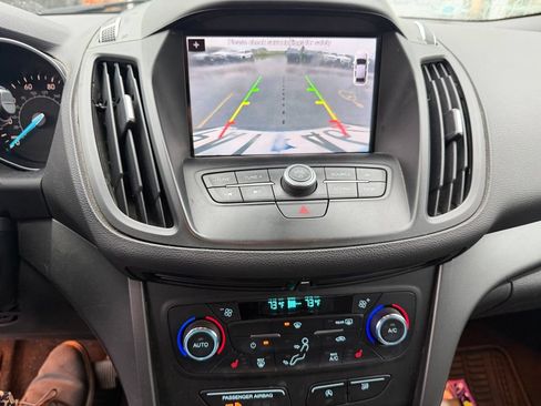 Used 2017 Ford Escape SE w/ Equipment Group 201A AWD/4WD image 9