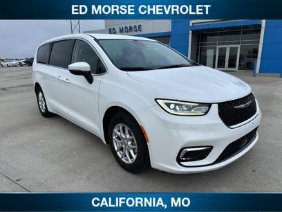 Used 2023 Chrysler Pacifica Touring-L