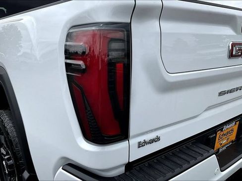 Used 2024 GMC Sierra 2500 AT4 w/ AT4 Premium Plus Package AWD/4WD image 24