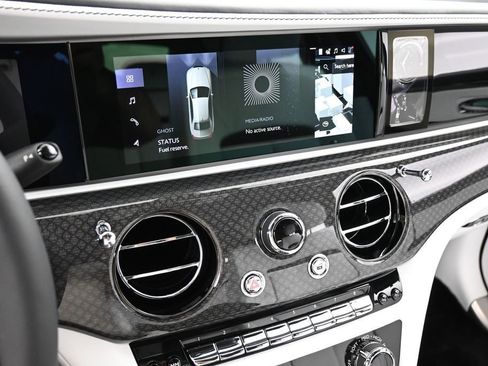 New 2027 Rolls-Royce Ghost Black Badge AWD/4WD image 21