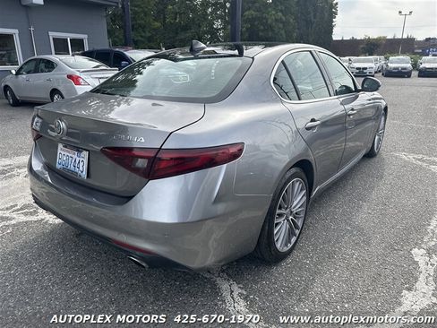 Used 2017 Alfa Romeo Giulia Ti w/ TI Lusso Light Wood Package image 7