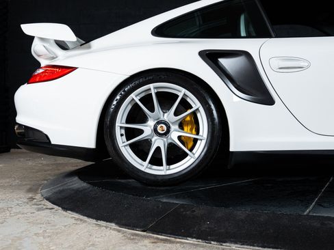 Used 2011 Porsche 911 GT2 RS RWD image 15