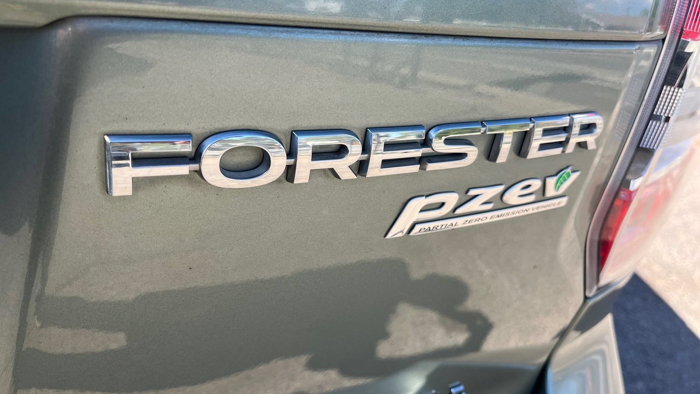 Used 2015 Subaru Forester 2.5i Premium AWD/4WD image 23