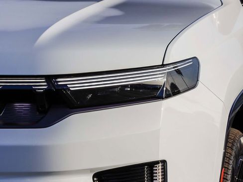 New 2026 Jeep Grand Wagoneer L Limited image 5