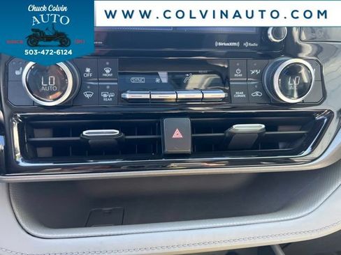 Used 2021 Toyota Highlander XLE AWD/4WD image 21