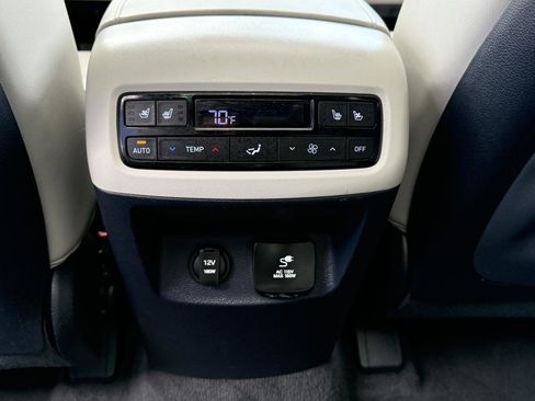 Used 2024 Hyundai Palisade Calligraphy image 19