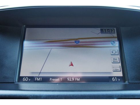 Used 2017 INFINITI Q70 3.7 image 25