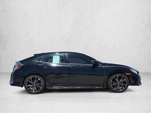 Used 2019 Honda Civic Sport Touring image 4