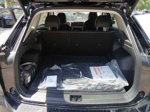 Used 2025 Volkswagen Tiguan SE image 22