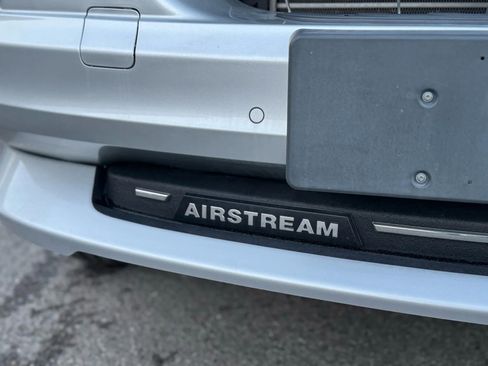 Used 2021 Mercedes-Benz Sprinter 2500 w/ Windows All Around Package image 3